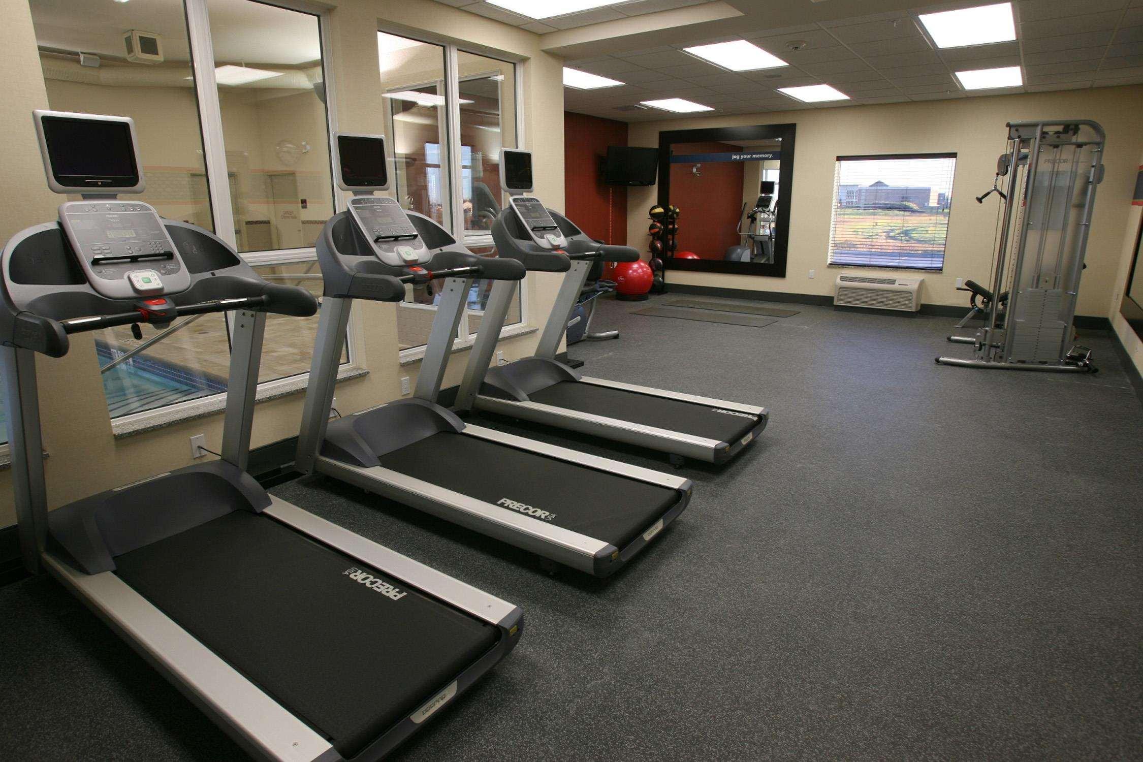 Hampton Inn & Suites Red Deer Penhold Удобства фото